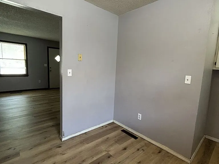 1010 S Rouse St — Photo 4
