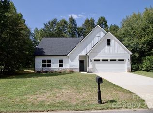738 Saint Andrews Rd, Statesville, NC 28625