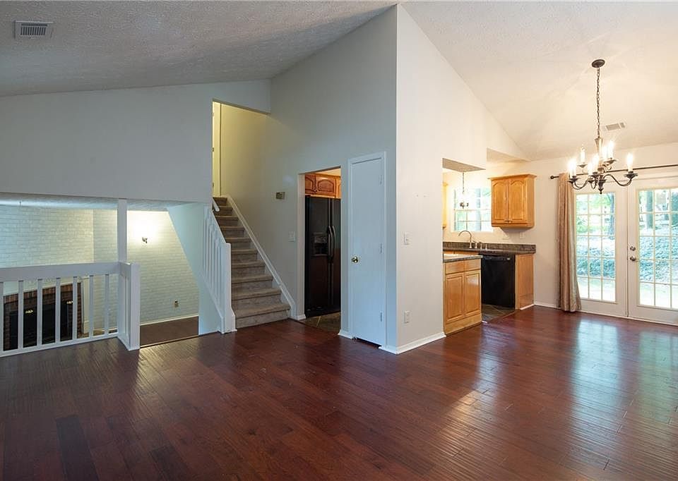 1st image of 3145 Glenn Knolls Ct