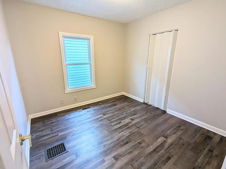 524 Brentwood Ave — Photo 12