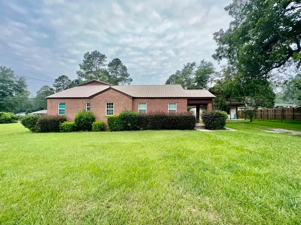 98 8th Ave, Mc Rae, GA 31055