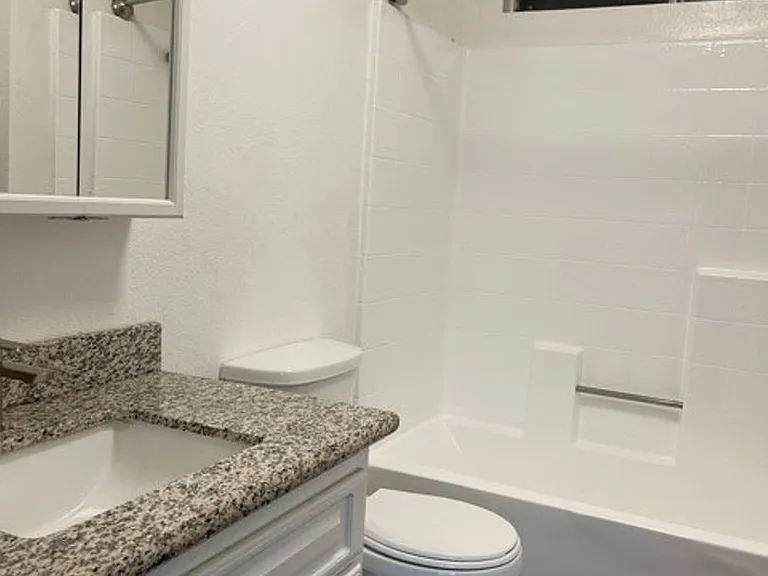 Villa Rivera Apartments — Photo 12