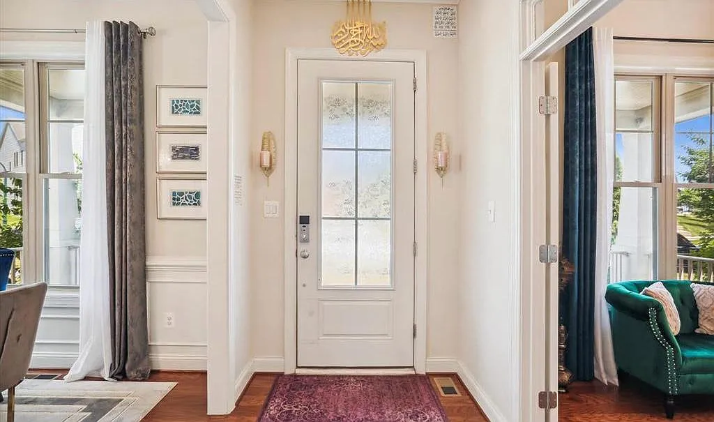 Front Entrance - 14025 Godwit St