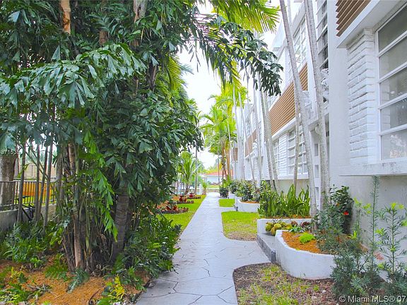 3rd image of 10080 W Bay Harbor Dr APT 4