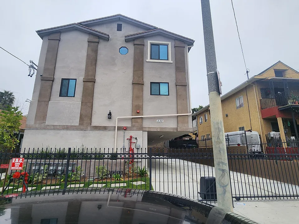 230 N Westlake Ave #2
