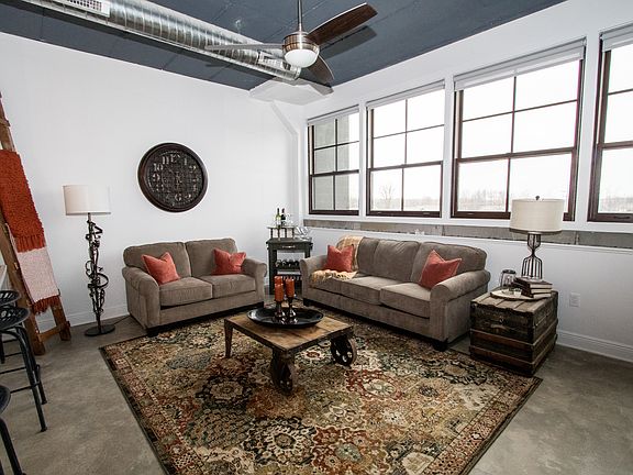 3rd image of 206 North Ave APT 405