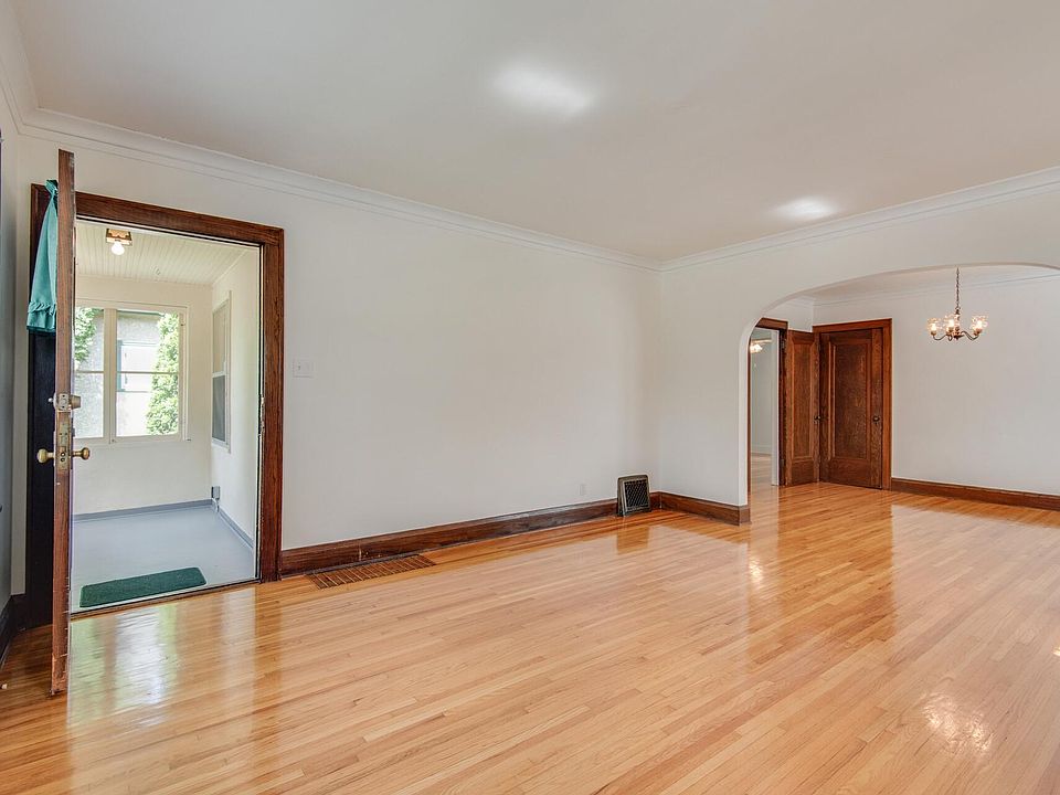 1st image of 4537 43rd Ave S