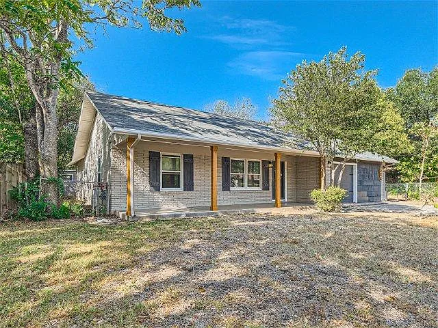 334 Shropshire Dr — Photo 3