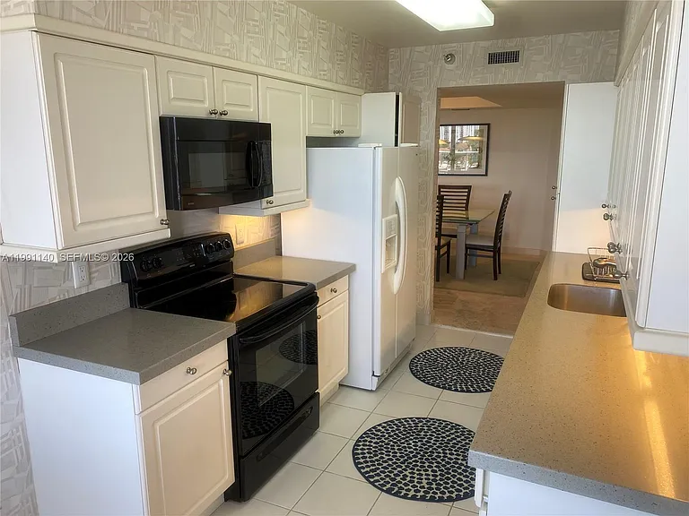 3640 Yacht Club Dr — Photo 11