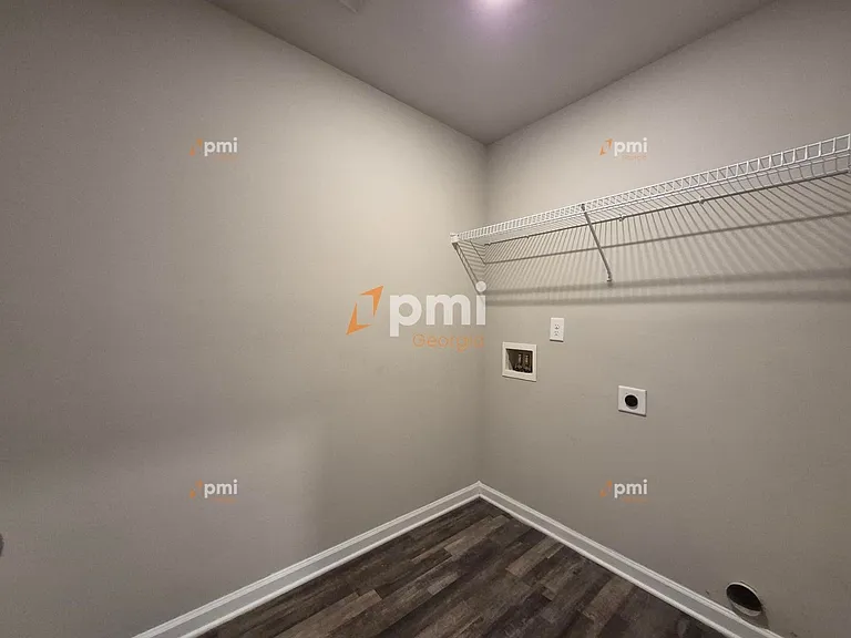 255 Hawthorn Trl — Photo 4