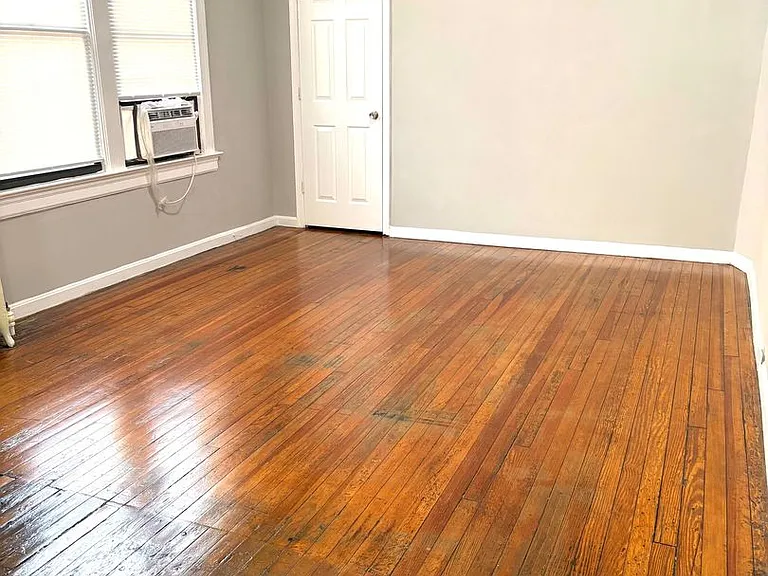 1014 Columbia Rd NW — Photo 3