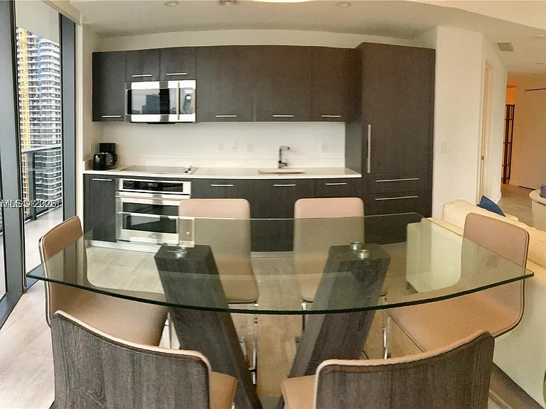 55 SW 9th St #2901 — Photo 7