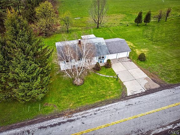 5th image of 2765 King Rd