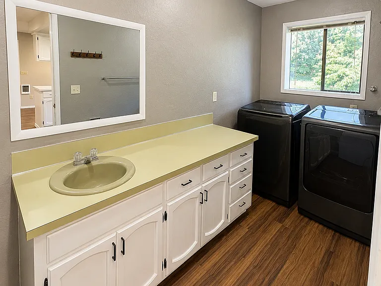 168 Chilvers Rd #E — Photo 8
