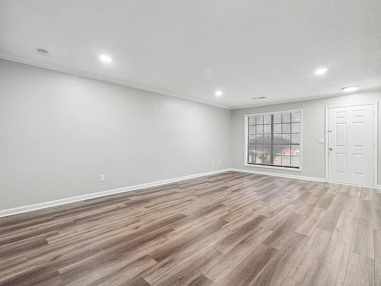 7880 Colquitt Rd — Photo 12