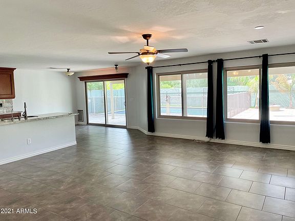 4th image of 1302 N McKenna Ln