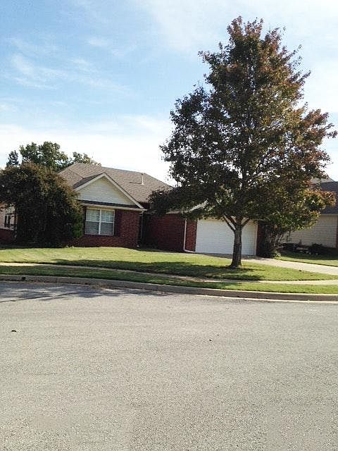 Quiet Jenks Neighborhood