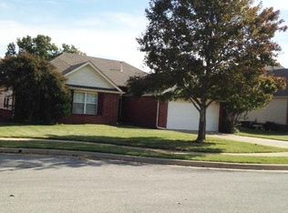 11609 S Forest Ct, Jenks, OK 74037