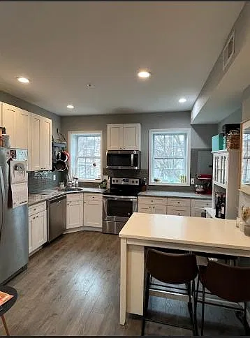 2 bed, 1050 sqft, $3,300 — Photo 3