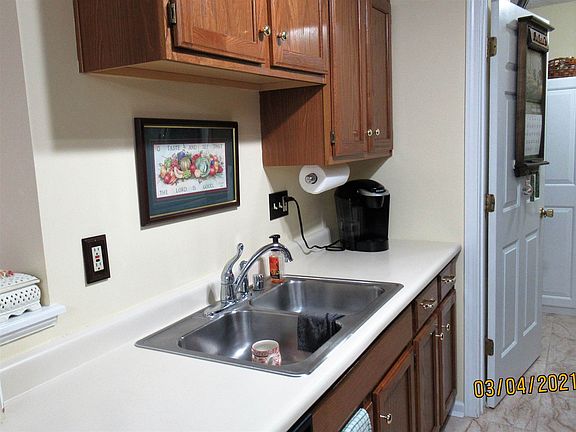 5th image of 388 Marian Ln APT 6
