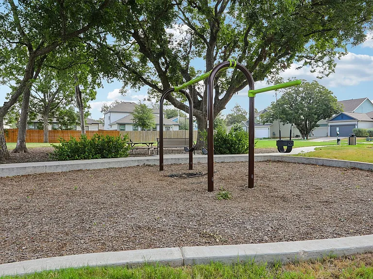 1913 Jacey Way — Photo 34