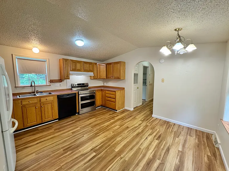 174 Airport Rd — Photo 2