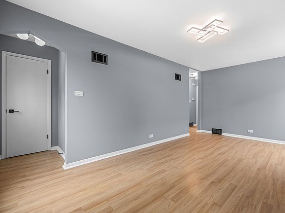 3rd image of 9546 S Emerald Ave