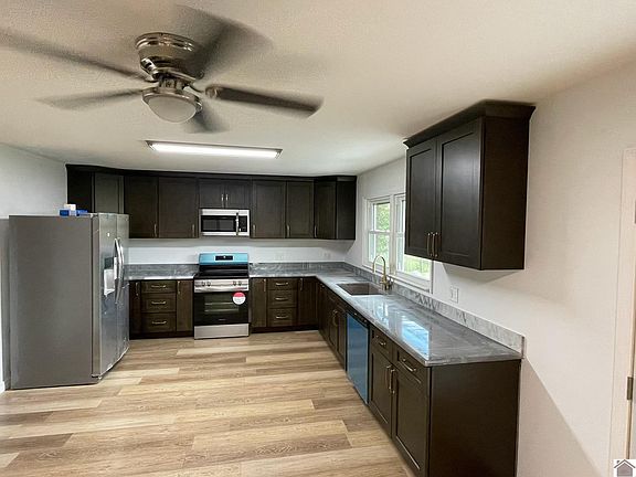 3rd image of 803 Guthrie Dr