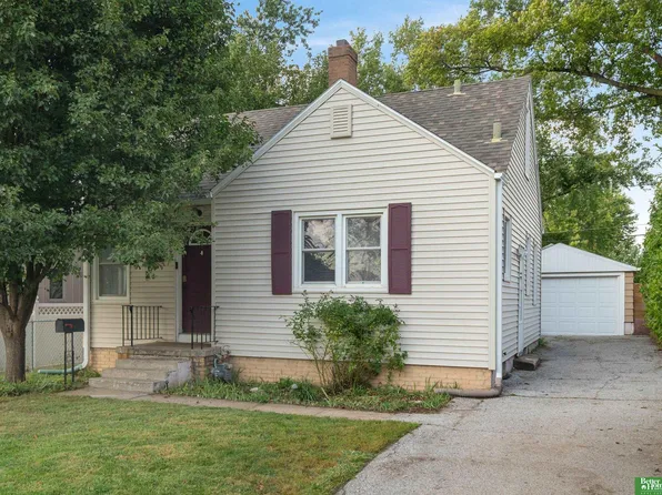 5820 Spring St, Omaha, NE 68106