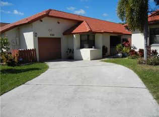 620 SW 113th Ave, Pembroke Pines, FL 33025