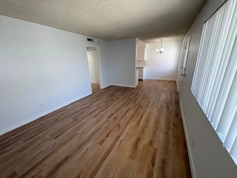 266 S Oak Knoll Ave #7 — Photo 5