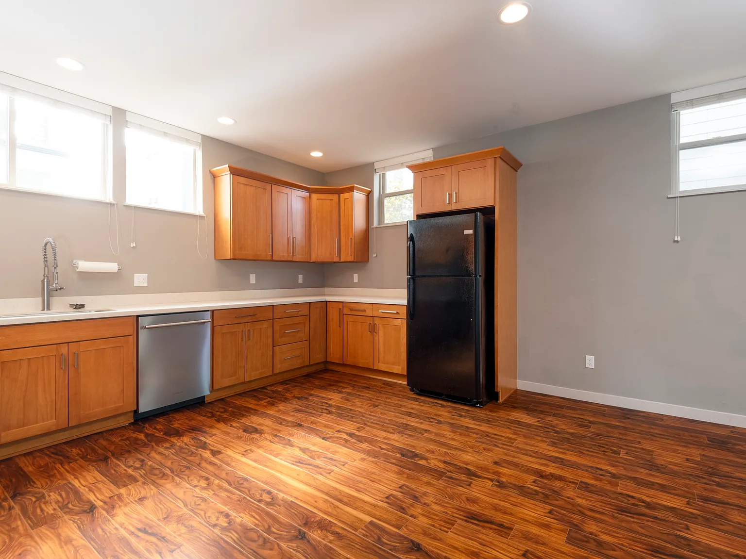 3 bed, 1481 sqft, $3,500 — Photo 2