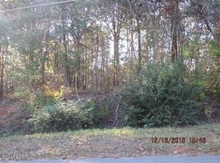 Watson Dr, Marianna, FL 32446