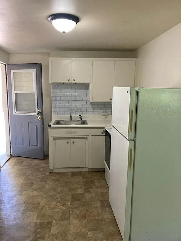 Building Photo - 610 N Pine St #6