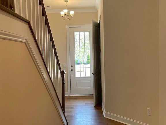 4th image of 207 Heathbrook Ln