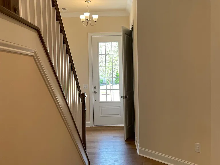207 Heathbrook Ln — Photo 8