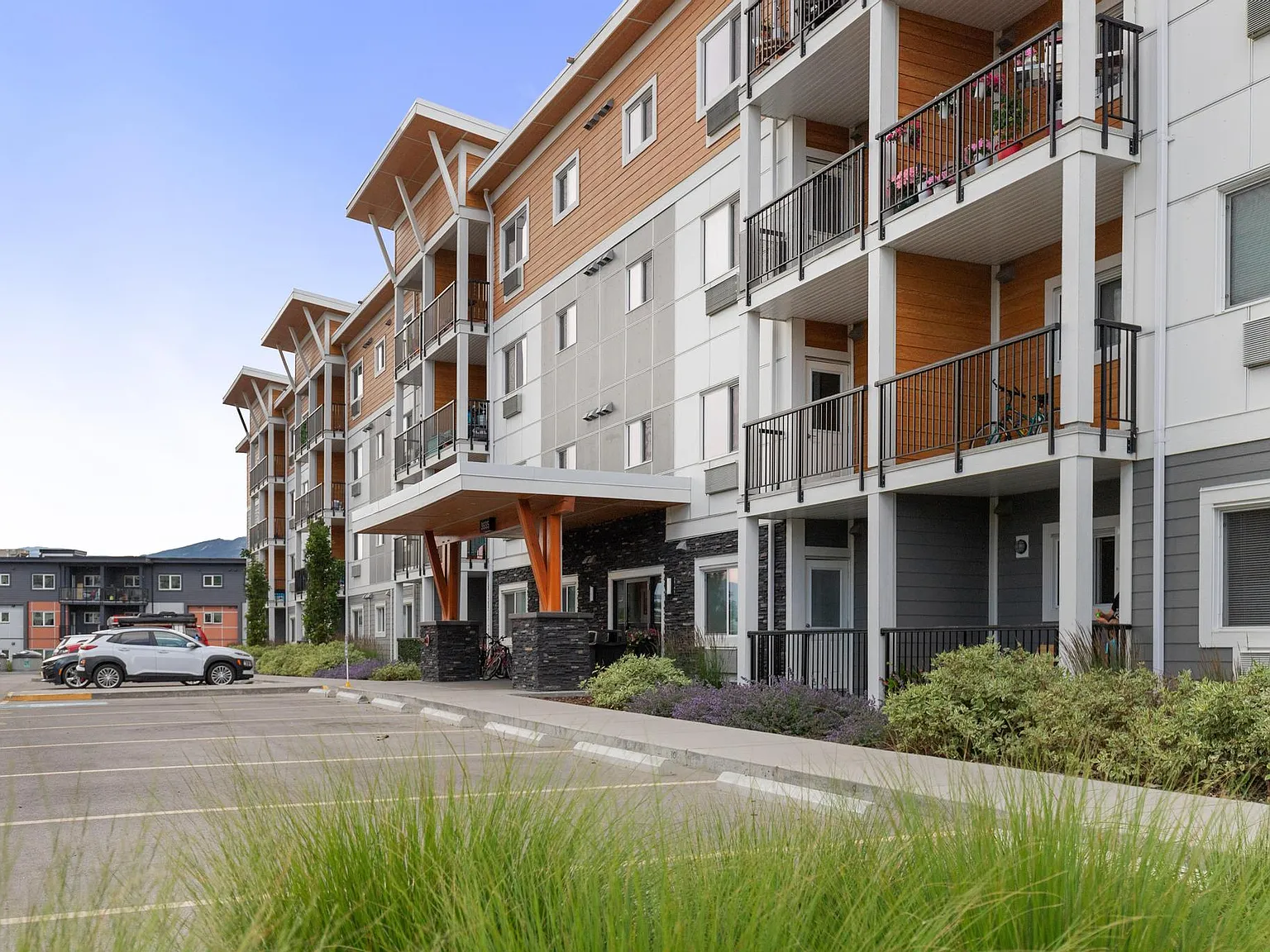 Carrington Ridge Apartments — Photo 2