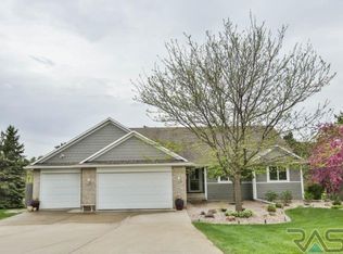 6901 E Mystic Dr, Sioux Falls, SD 57110