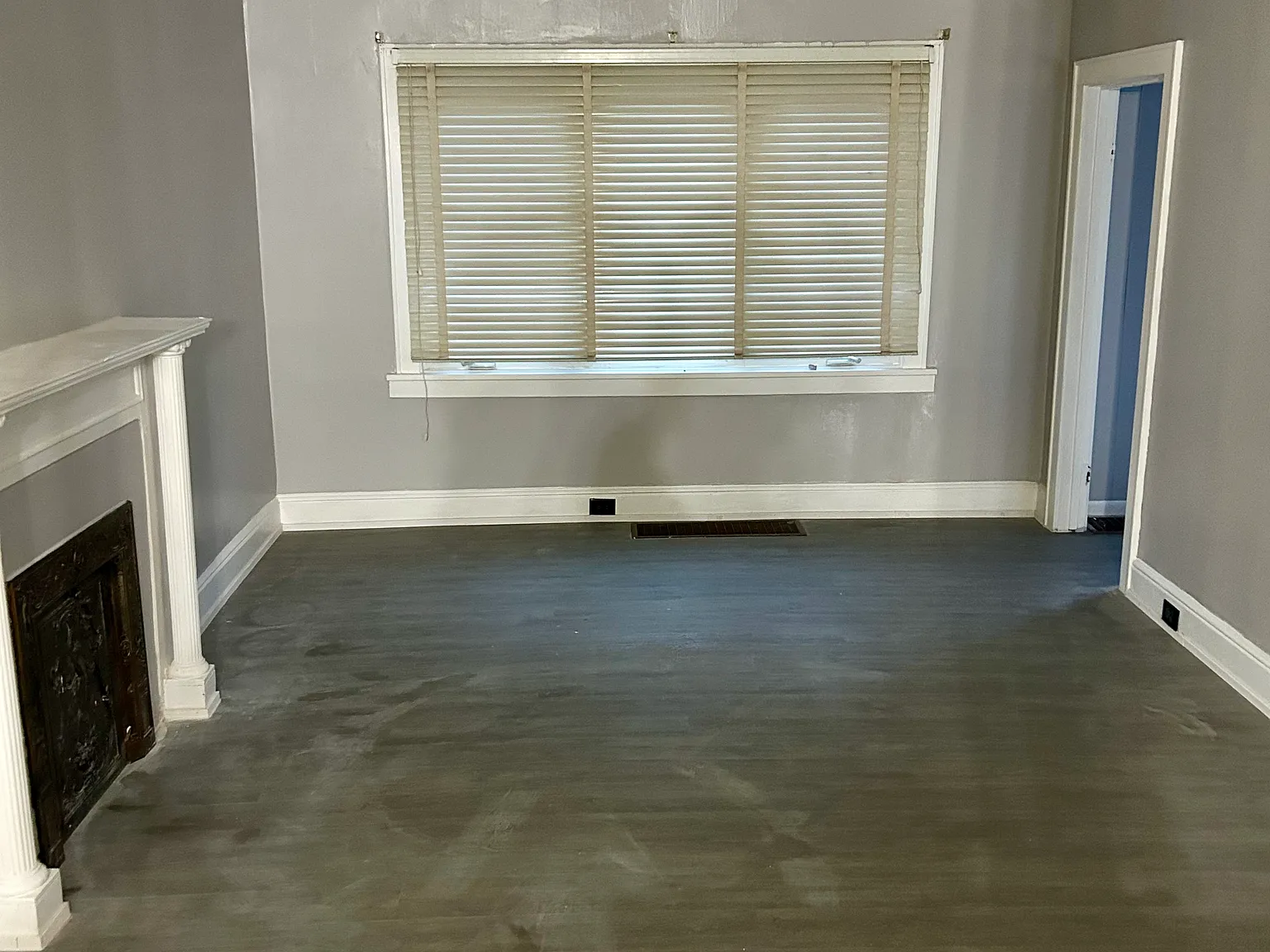 3 bed, 1000 sqft, $1,800 — Photo 1
