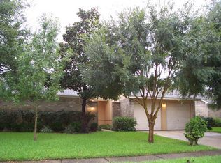 745 Otter Creek Dr, La Porte, TX 77571
