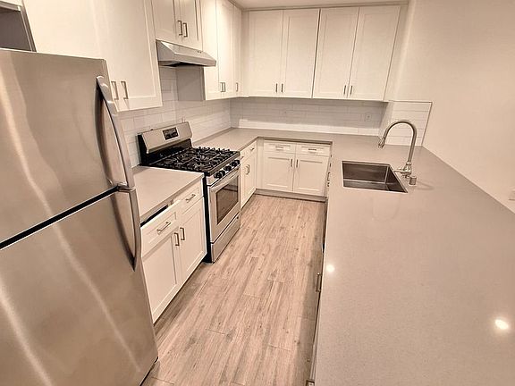 4th image of 12625 Pacific Ave APT 4