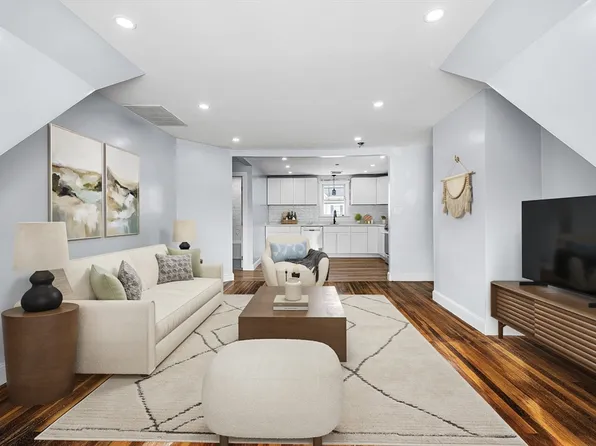 12 Purchase St, Taunton, MA 02780