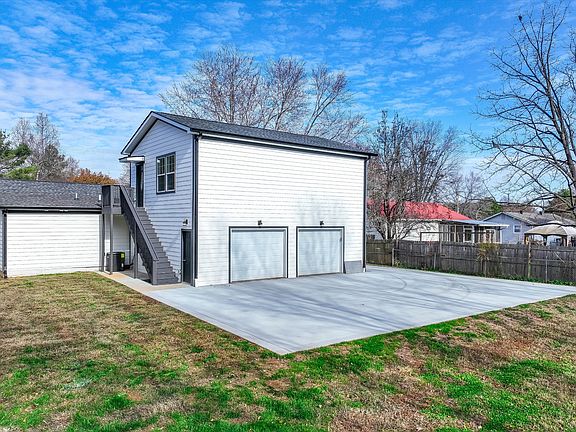 5th image of 625 Drew St