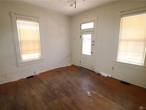 2nd image of 1623 E 5th St