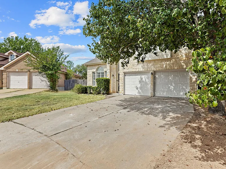 16802 Bailey Jean Dr — Photo 2
