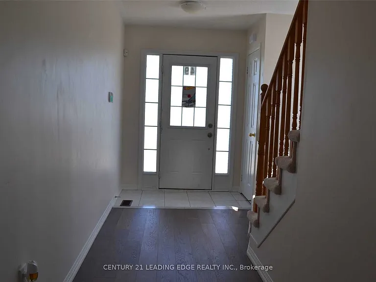 49 Celadine Dr — Photo 2