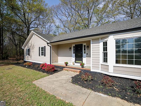 3rd image of 160 Kirkwood Dr