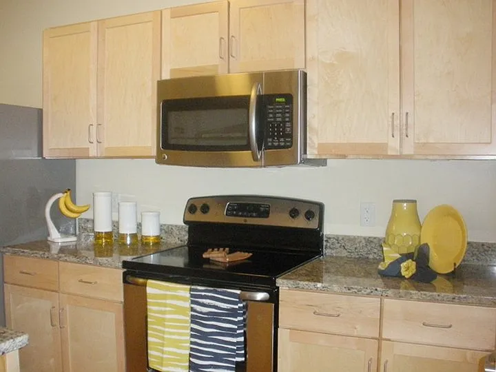 363-399 Rantoul St #363 — Photo 6