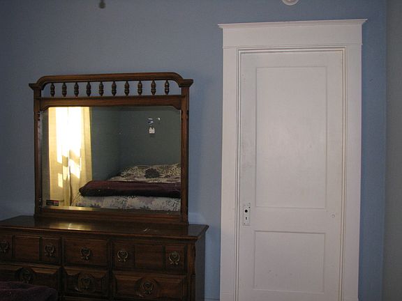 5th image of 106 W Ensey St
