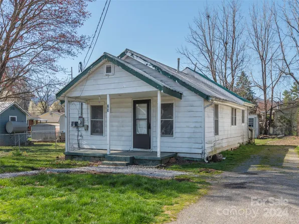 29 5th St, Waynesville, NC 28786